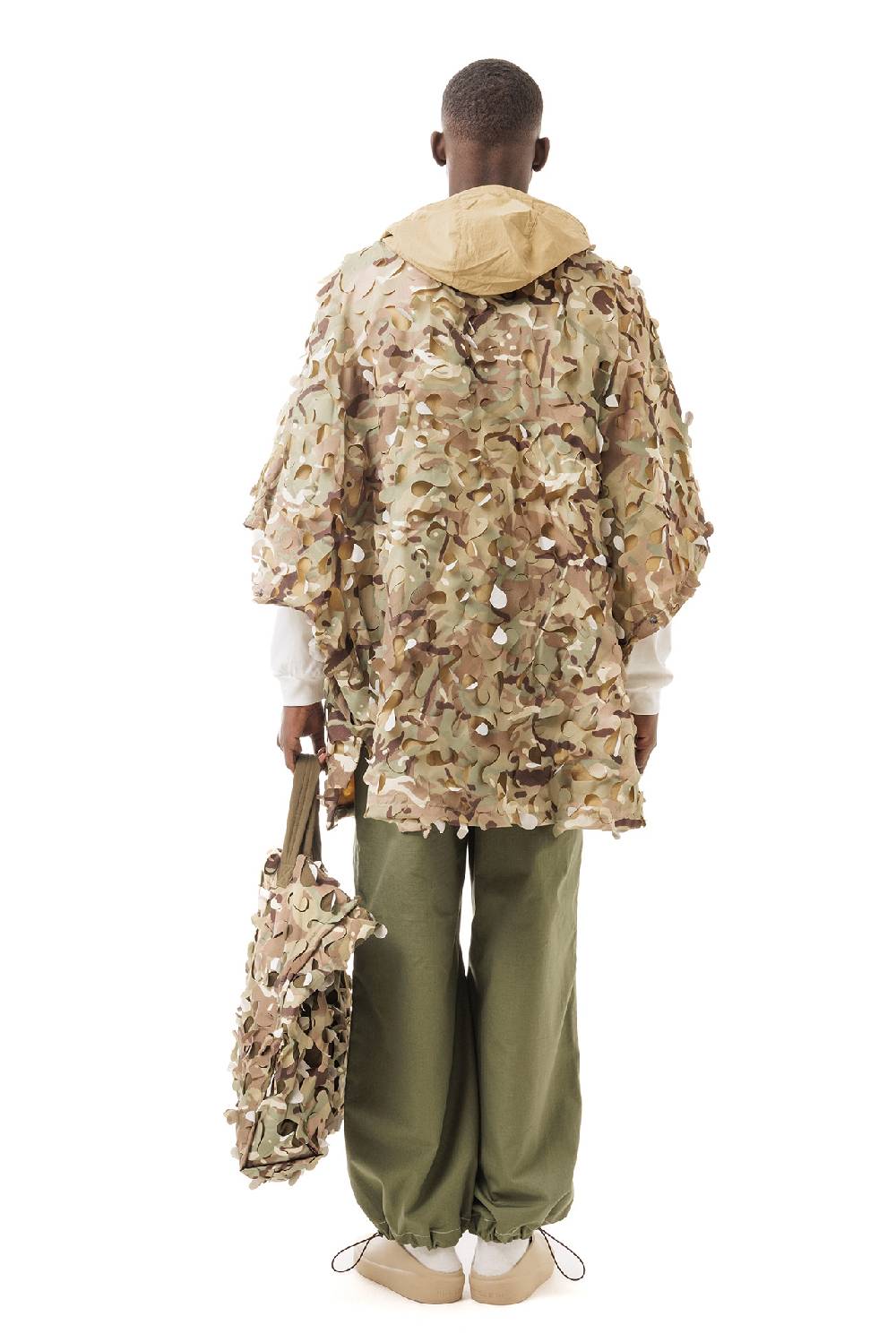 Lc23 Laserated Nylon Camo Beige Cape Coat ACQUISTA ORA