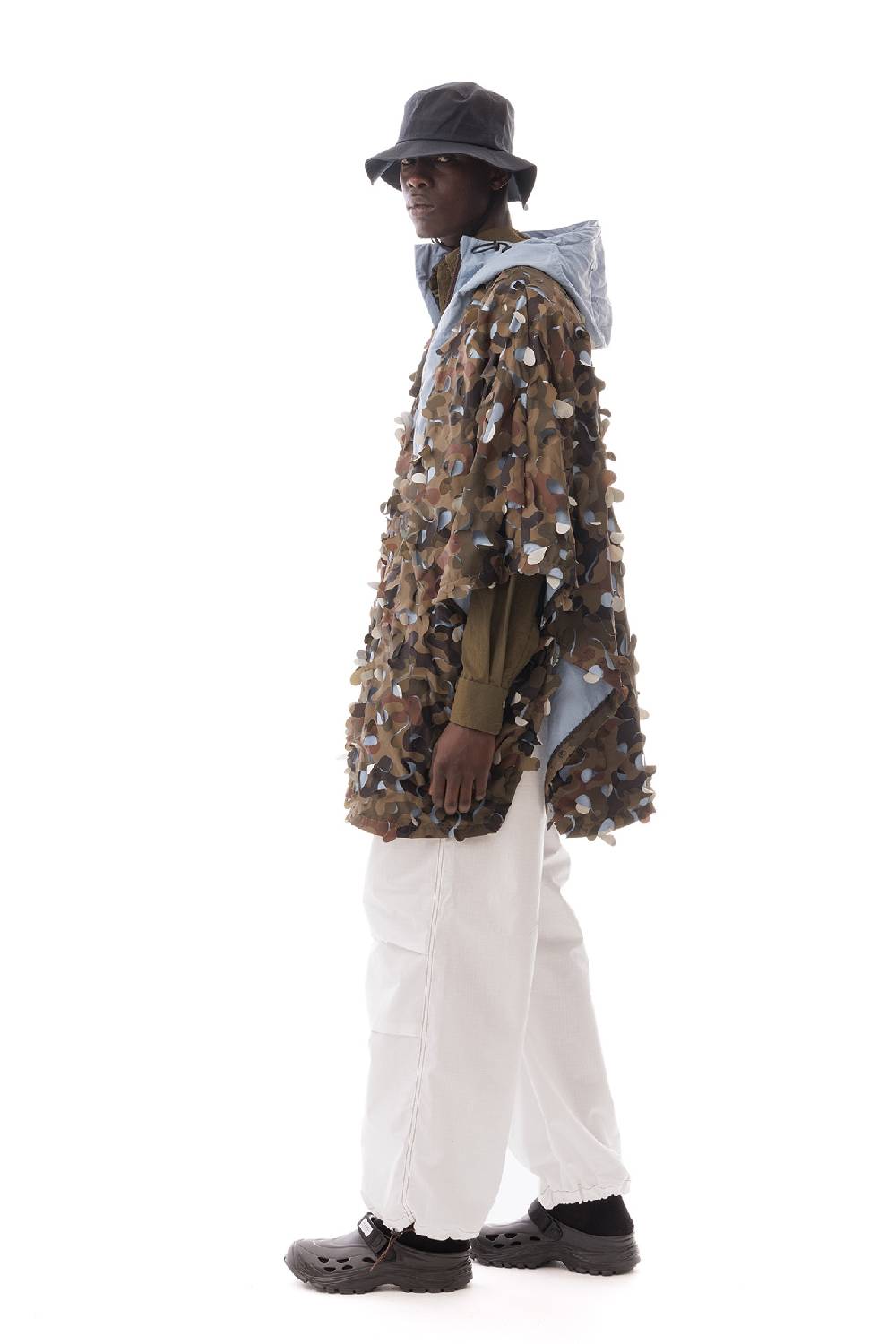 Lc23 Laserated Nylon Camo Cape Coat Latest stili