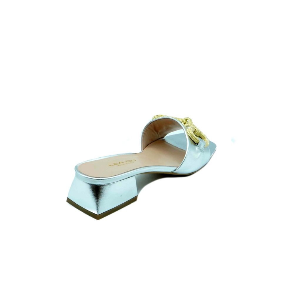 Lea Gu ciabattina in nappa laminata , fascia con accessorio frontale, tacco 45 mm Saldi Di Fabbrica