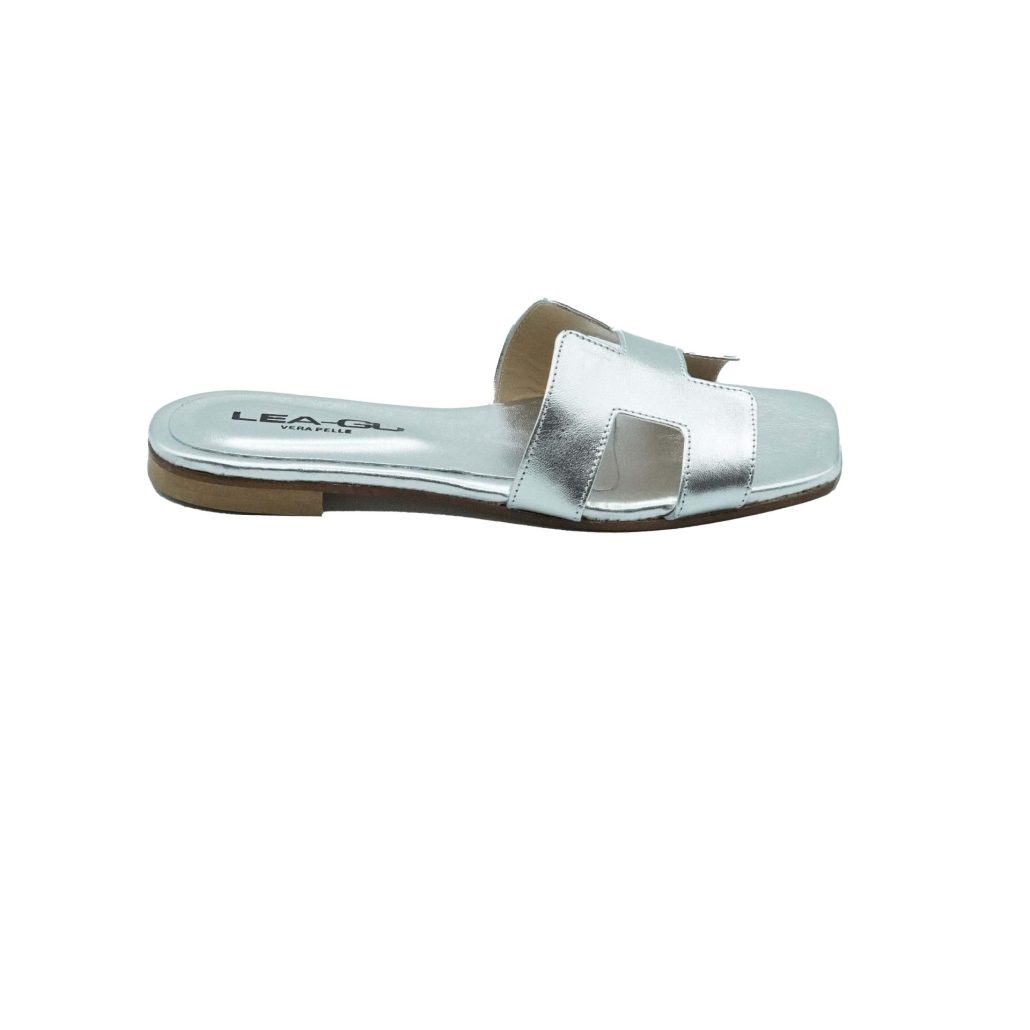 Lea Gu ciabattina in nappa laminata, fascia frontale, punta quadrata, tacco 10mm Nuova