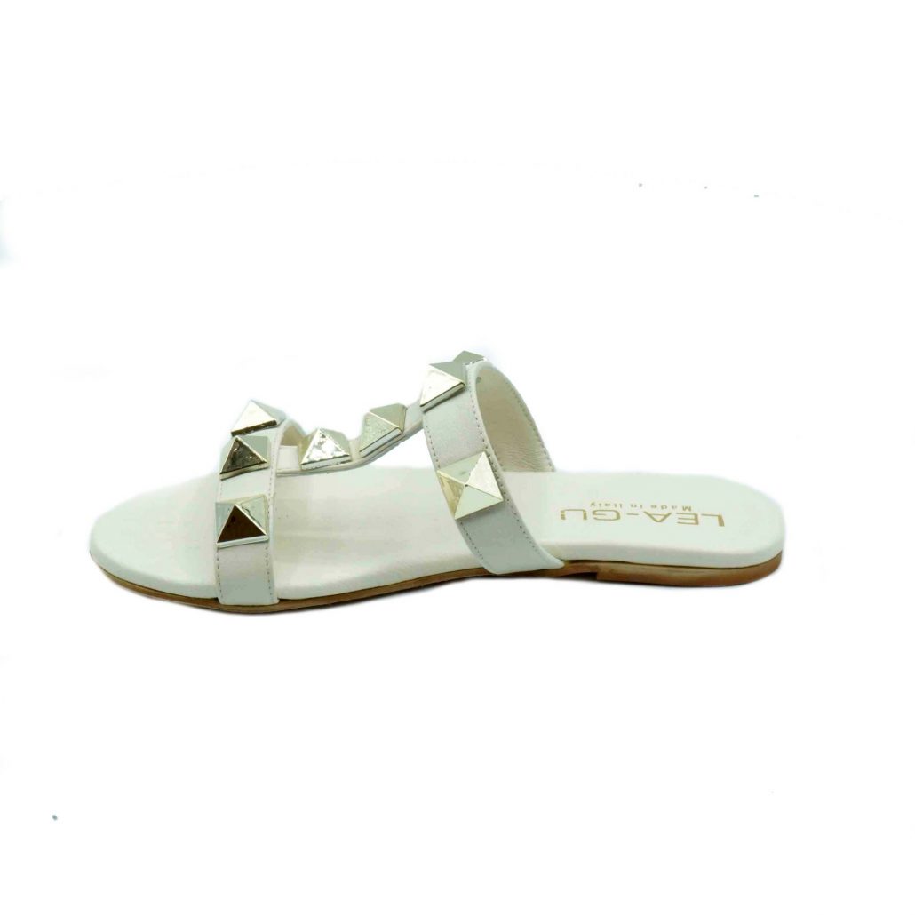Lea Gu ciabattina in nappa, fascia frontale con borchie a piramide oro, tacco 0,5 mm In Linea