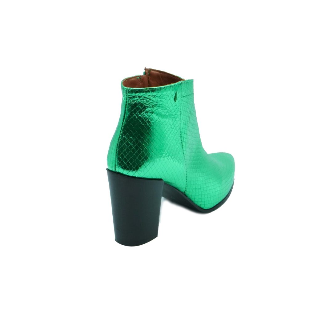 Lea Gu tronchetto in nappa laminata, zip interna, tacco in contrasto 80mm Italia