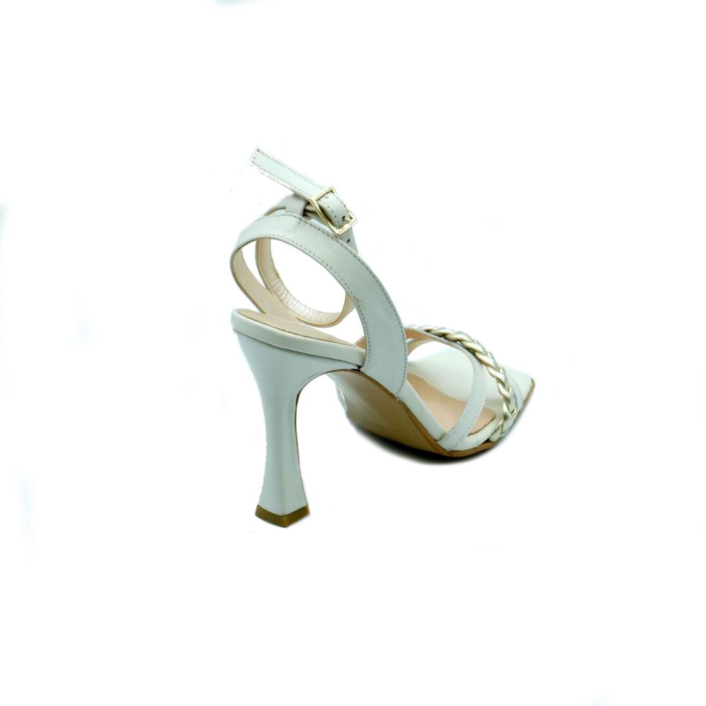 Lea Gu sandalo in nappa, fascia frontale con intreccio, punta quadrata, chiusura alla caviglia, tacco ricoperto 90mm Moda