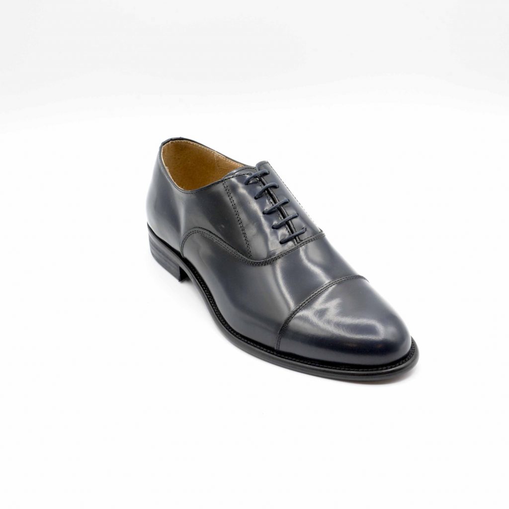 Lea Gu scarpa in vitello abrasivato con allacciatura frontale e taglio in punta, tacco 25 mm Offerta Pasqua