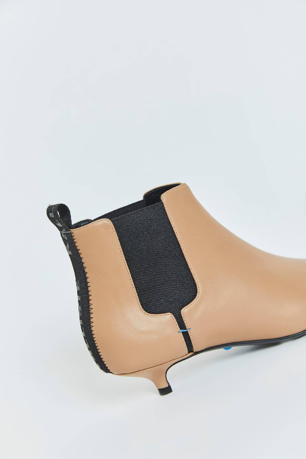 Kalliste K30 KITTEN HEEL BOOTS CAMEL Economico