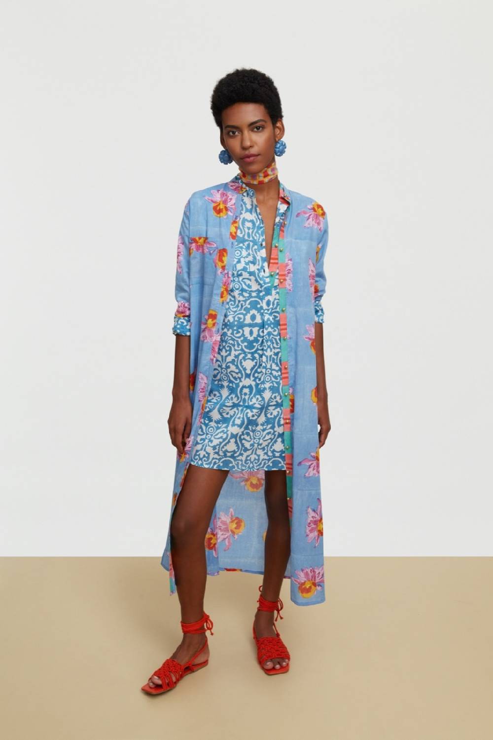 Lisa Corti kurta corta damask design white blue Promozione temporanea