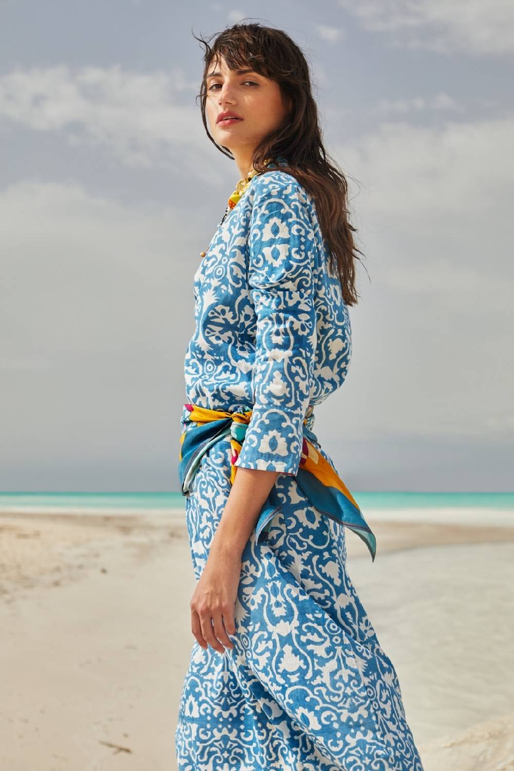 Lisa Corti kurta lunga damask design white blue Fino al 60% di sconto