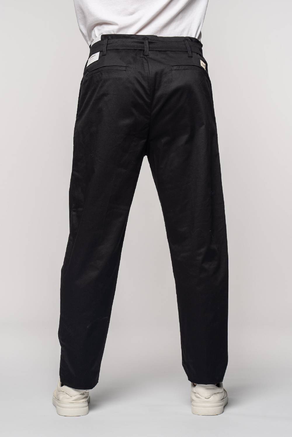 Officina 36 Pantaloni neri in gabardina Offerta esclusiva