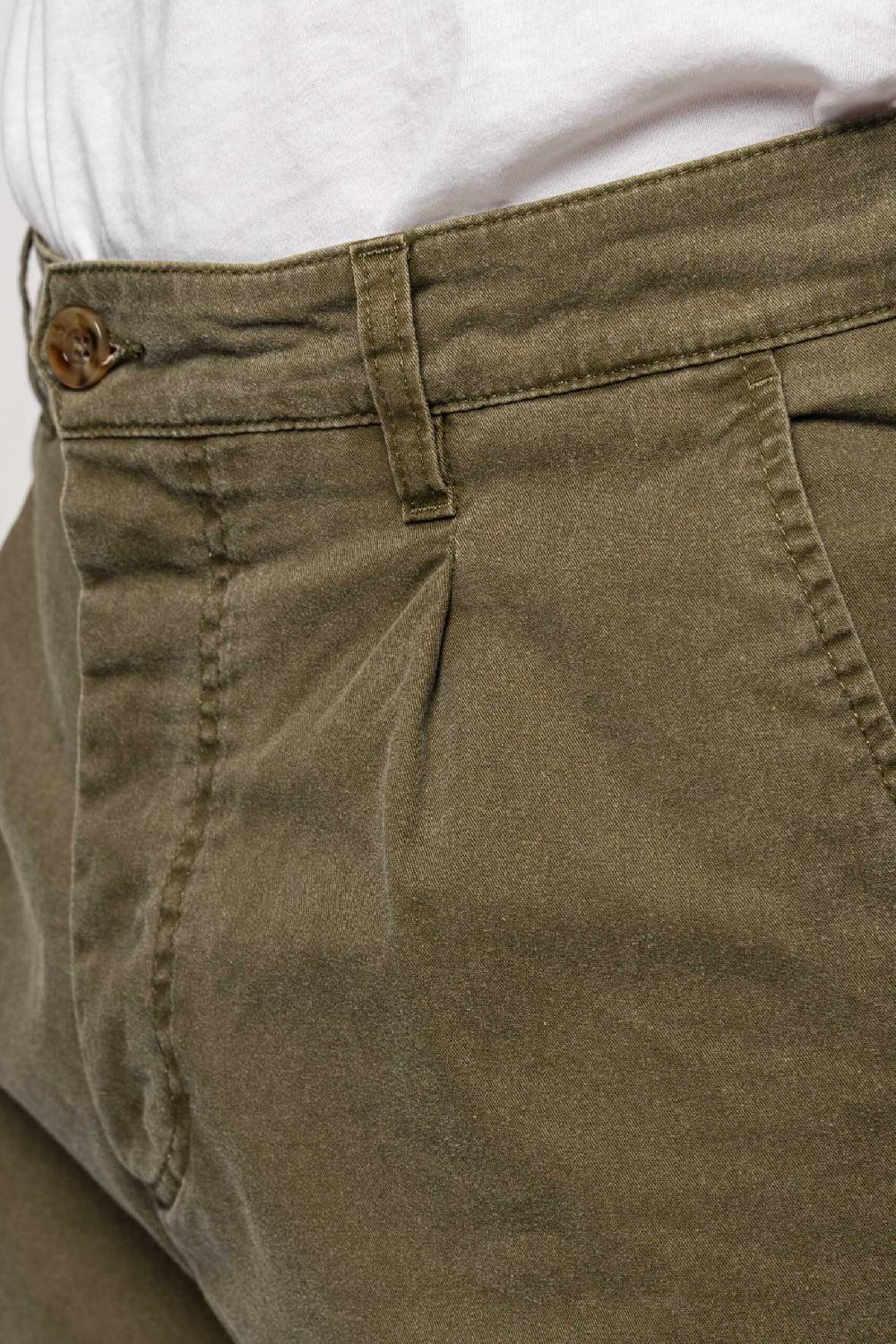 Officina 36 Pantaloni in gabardina delavè verde militare Smaltimento dello stoccaggio