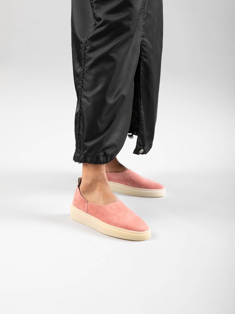 Officine Creative MUSKRAT 101 Sneaker in Pelle Scamosciata Rosa In Saldo