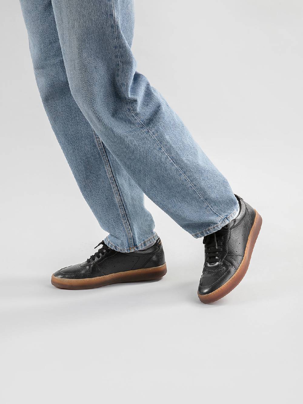 Officine Creative ASSET 001 Sneakers in Pelle Nera Promozione