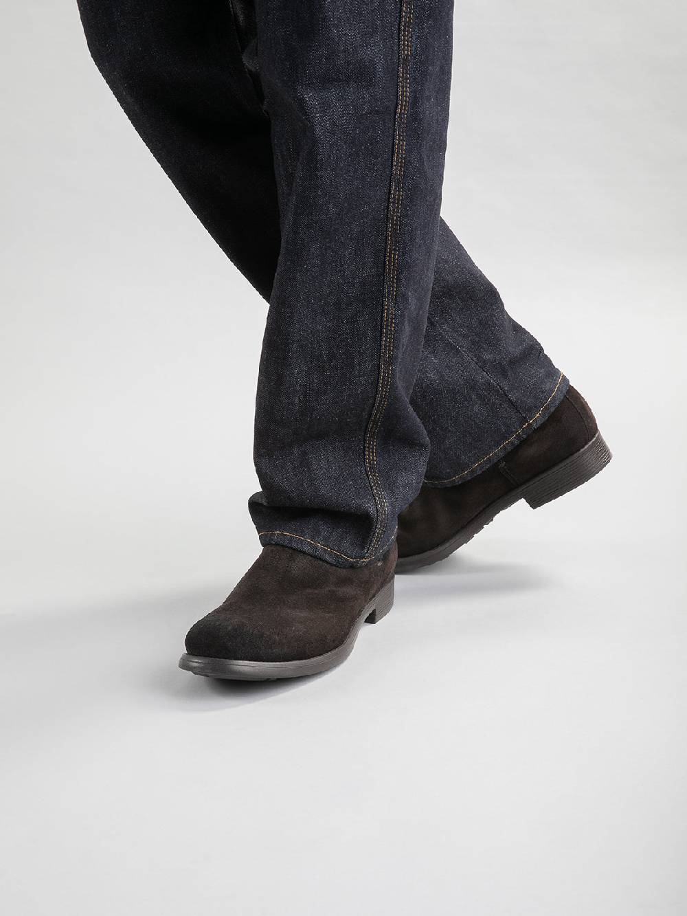 Officine Creative CHRONICLE 002 Stivaletti Chelsea in Camoscio Tortora Offerta San Valentino