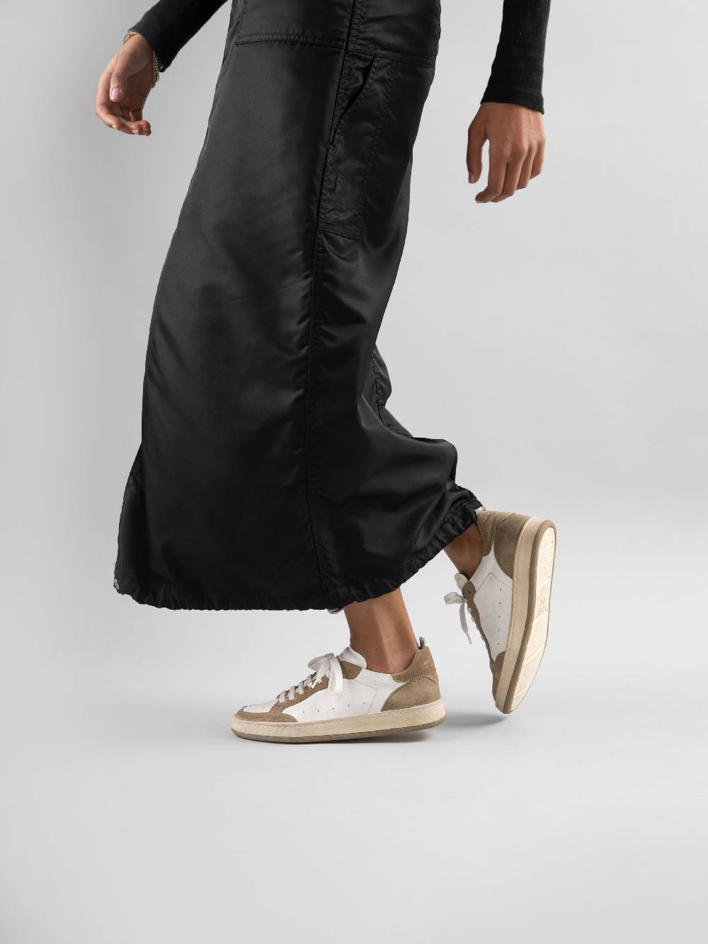 Officine Creative MAGIC 101 Sneakers in Pelle e Camoscio Bianco Duty-free