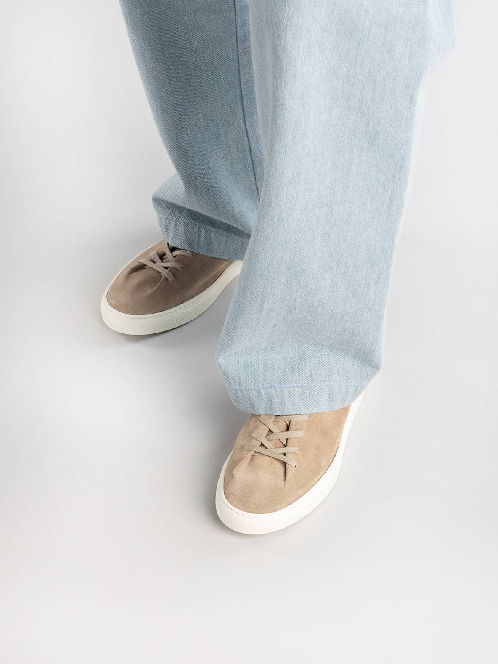 Officine Creative LEGGERA 001 Sneakers Basse in Pelle Scamosciata Tortora Negozio online di fabbrica