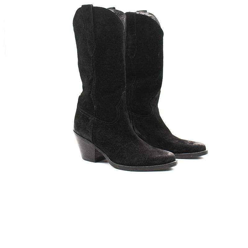 Pawelk's Sofisticated Suede Outlet