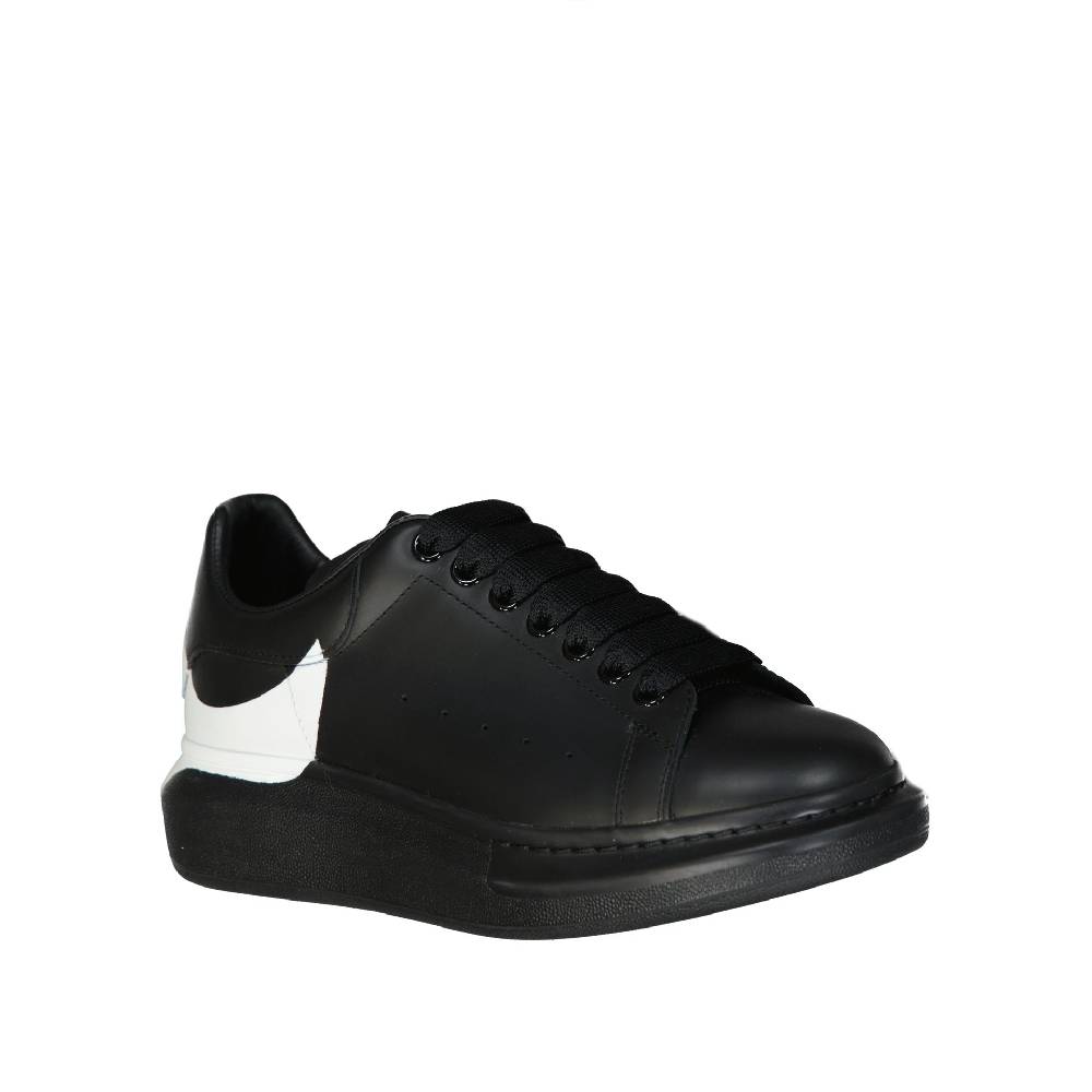 ALEXANDER MCQUEEN  Sneakers Oversize in Pelle Nera Uomo Alexander McQueen Italia