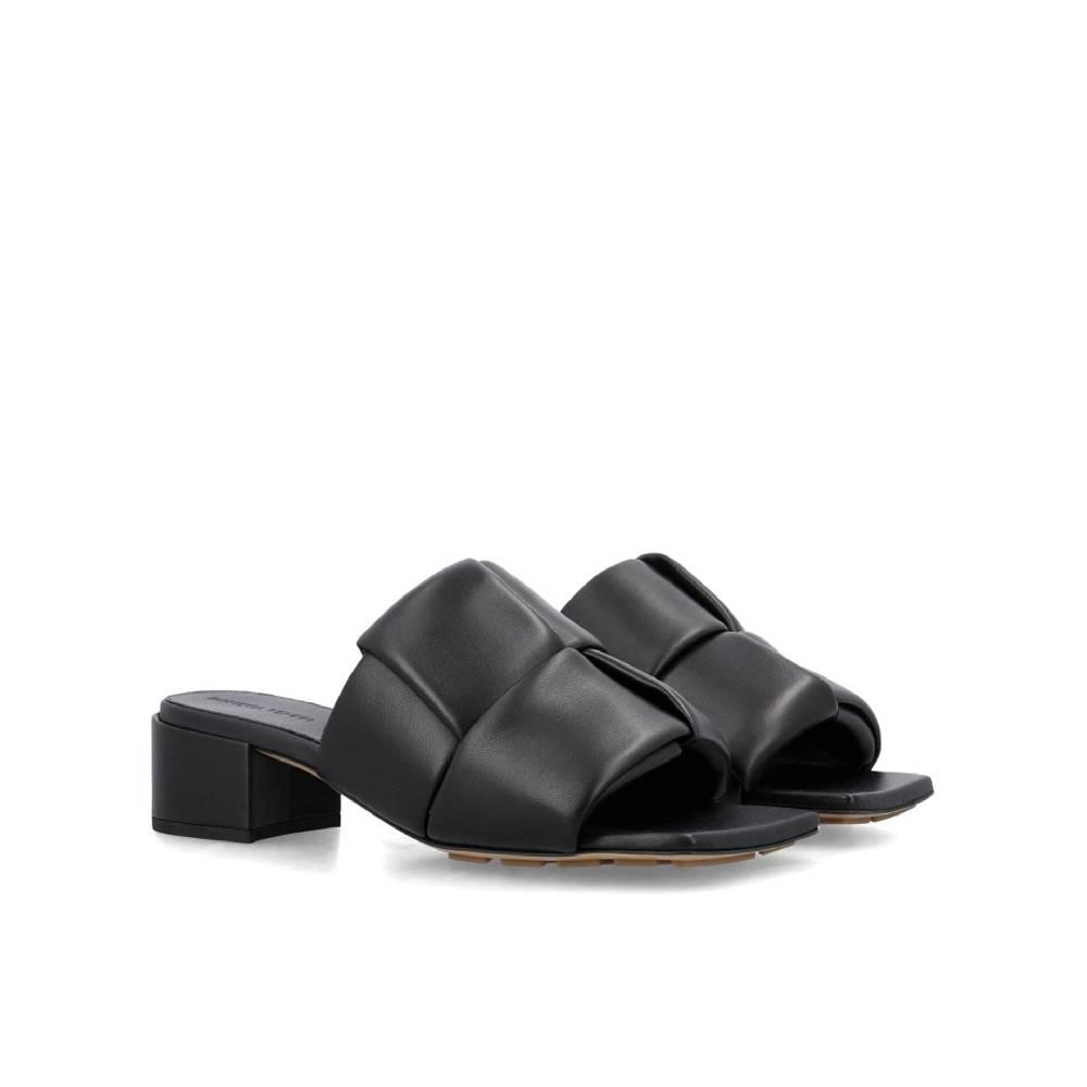 BOTTEGA VENETA  Mules da Donna Nere in Pelle Bottega Veneta Spedizione Gratuita