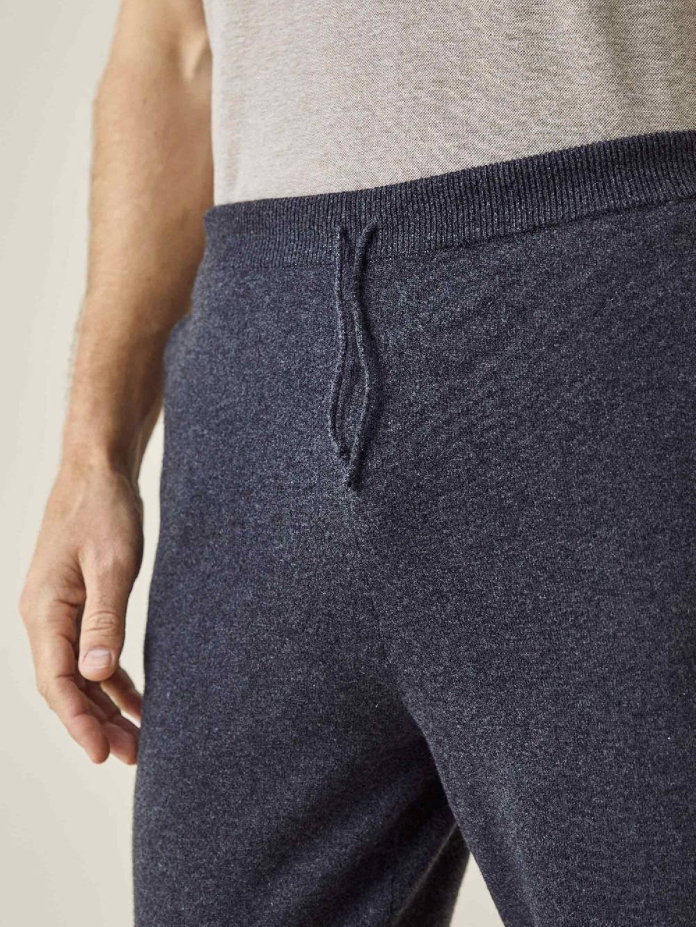 Luca Faloni Joggerscashmere a 2 fili Black Friday Prezzi