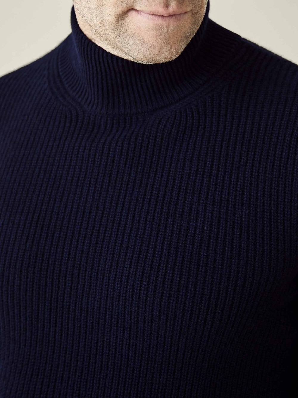 Luca Faloni Collo a lupettocashmere a 4 fili Smaltimento dello stoccaggio