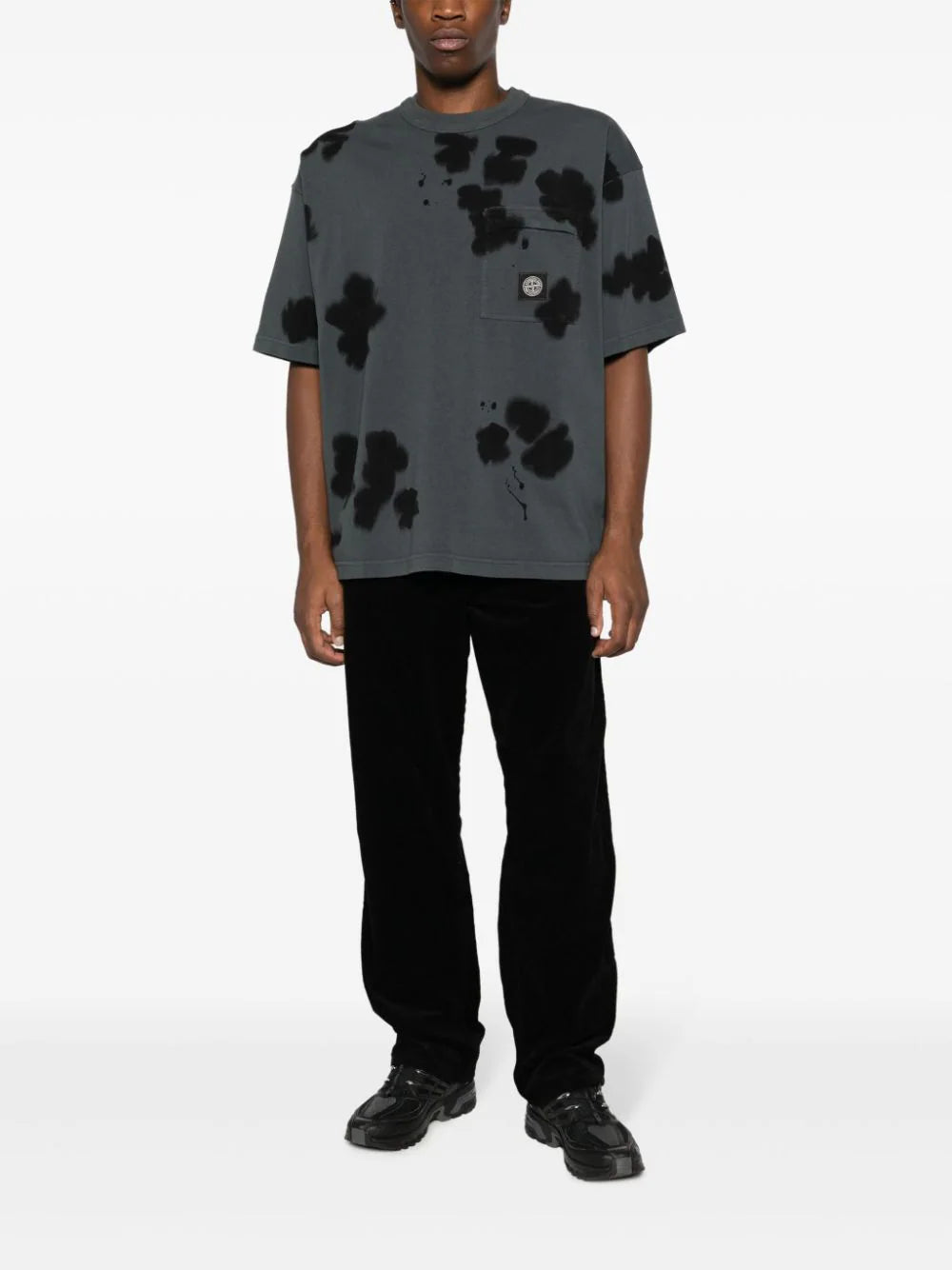 STONE ISLAND 215e3 hand colouring and garment dyeing on cotton jersey Latest stili