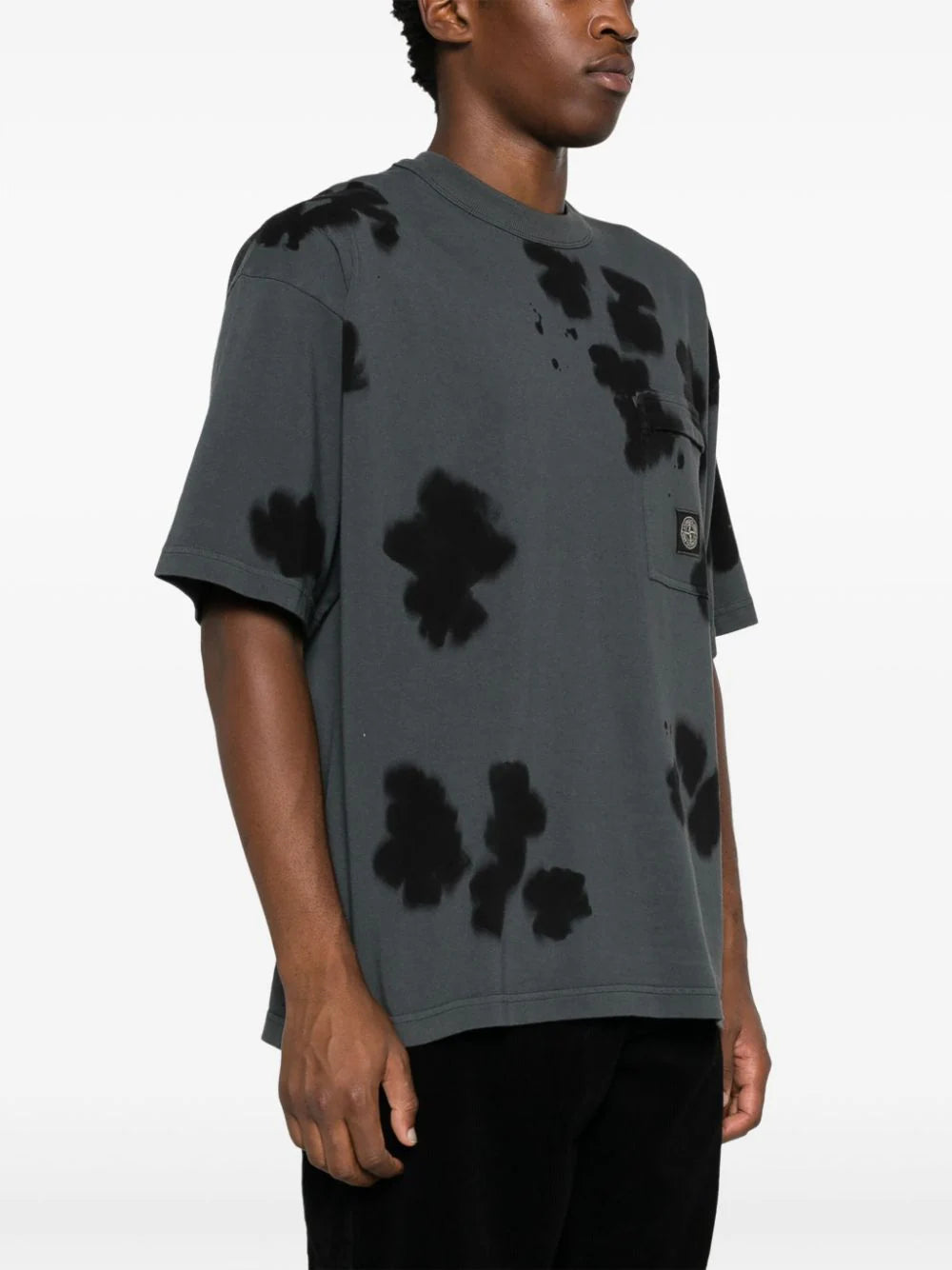 STONE ISLAND 215e3 hand colouring and garment dyeing on cotton jersey Latest stili