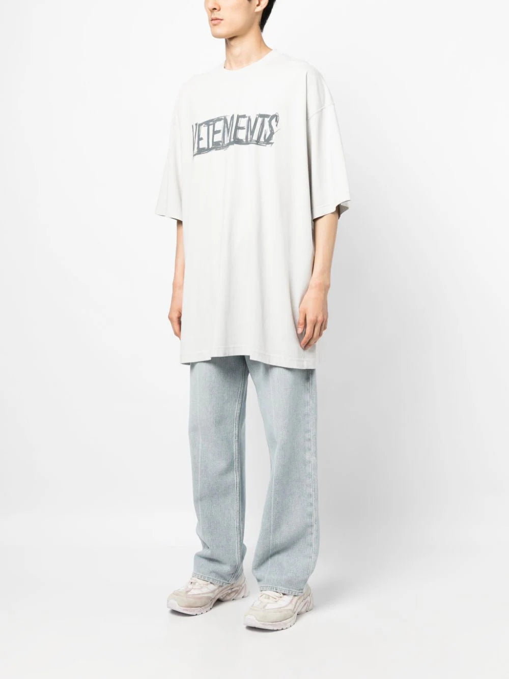 VETEMENTS Worldtour logo t-shirt Black Friday