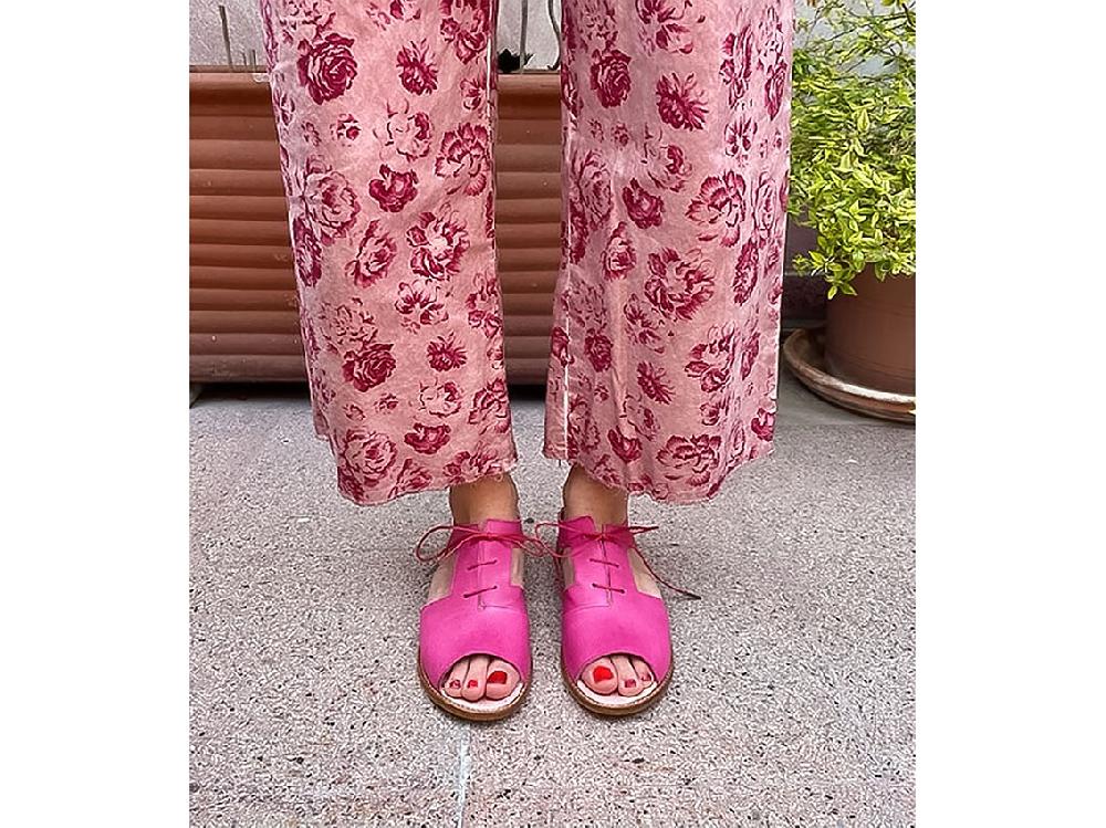 Rose'S Roses Rhonda Flat In Linea
