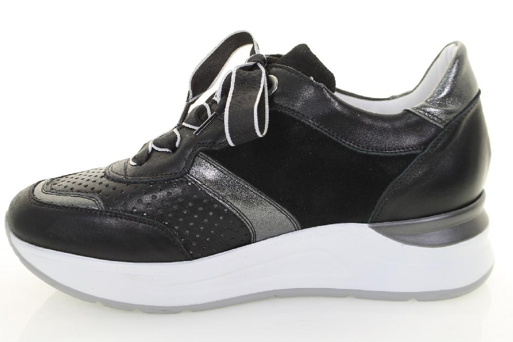 Soffice Sogno Sneaker in pelle con lacci Online