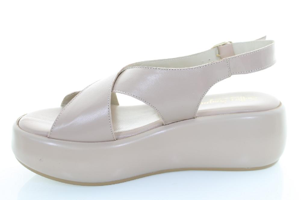 Soffice Sogno Sandalo in pelle a fasce incrociate In Linea