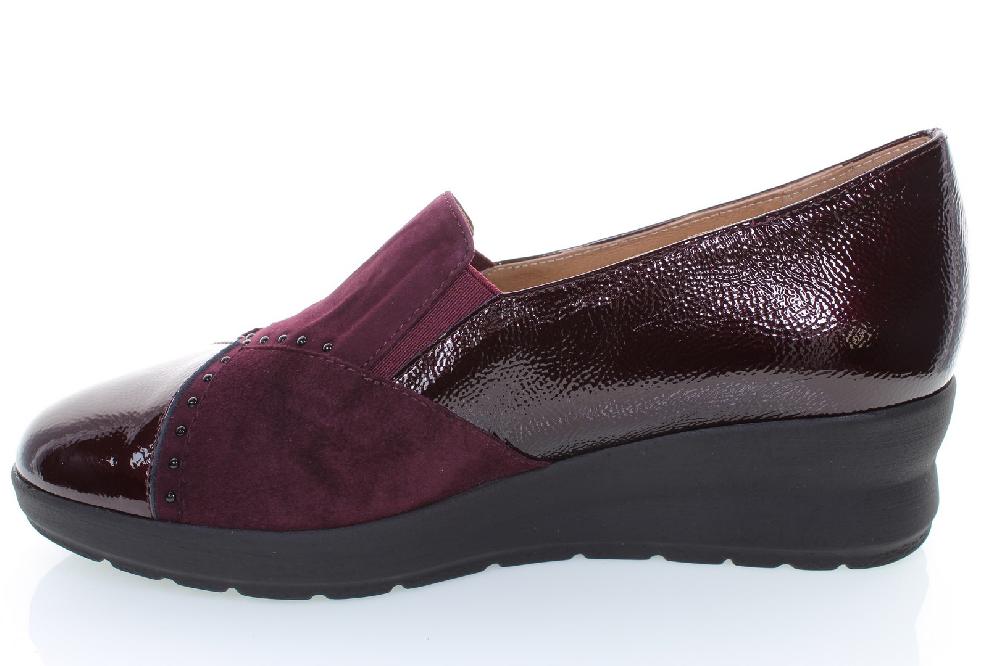 Soffice Sogno Slip on in pelle con borchiette Only for today