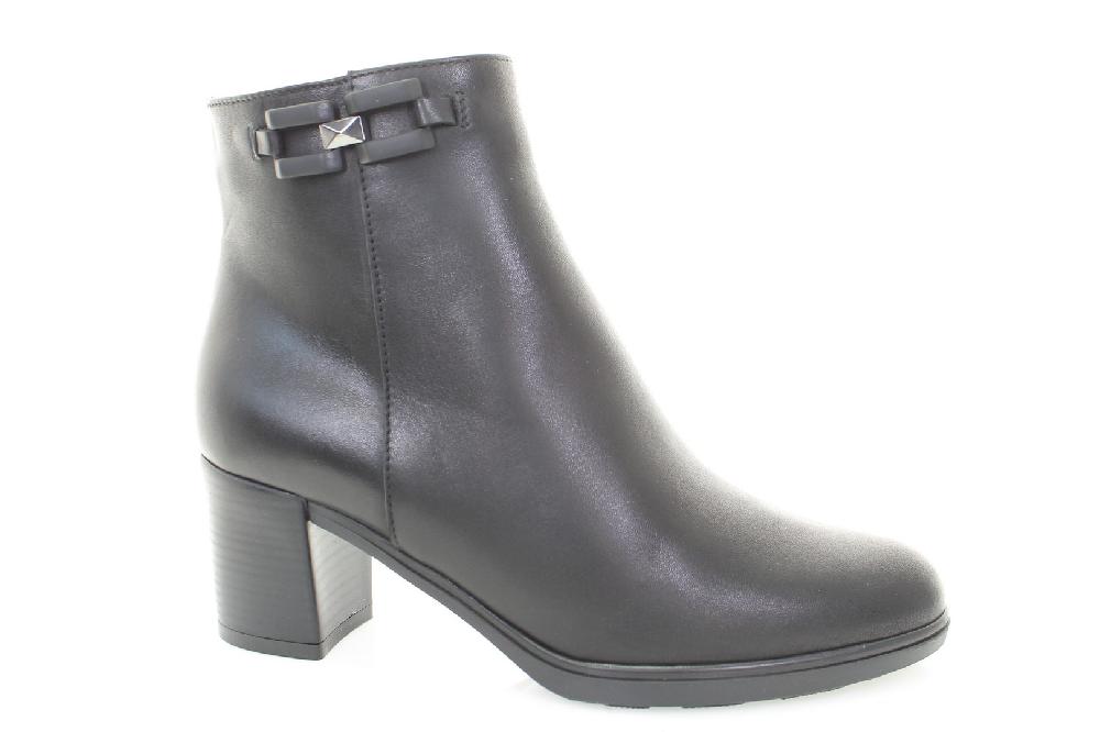 Soffice Sogno Stivaletto in pelle con ornamento Nuovo