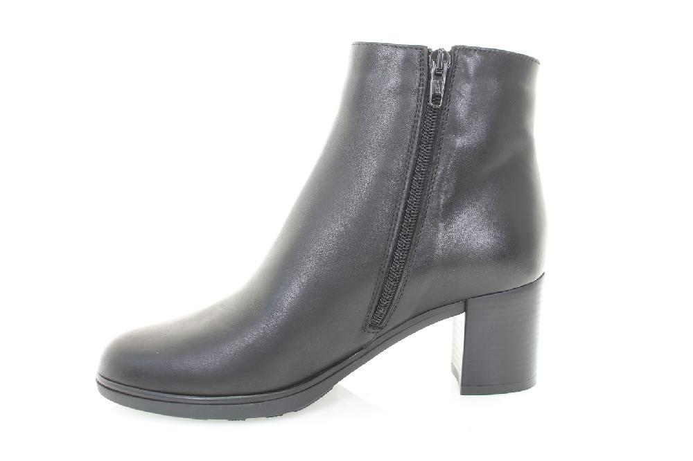 Soffice Sogno Stivaletto in pelle con ornamento Nuovo