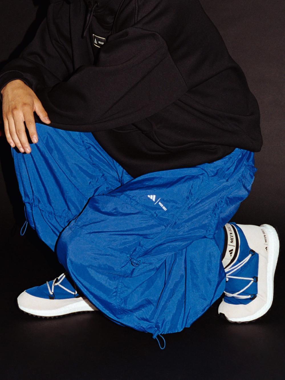 Moon Boot Pantaloni Parachute blu adidas x Moon Boot Moda